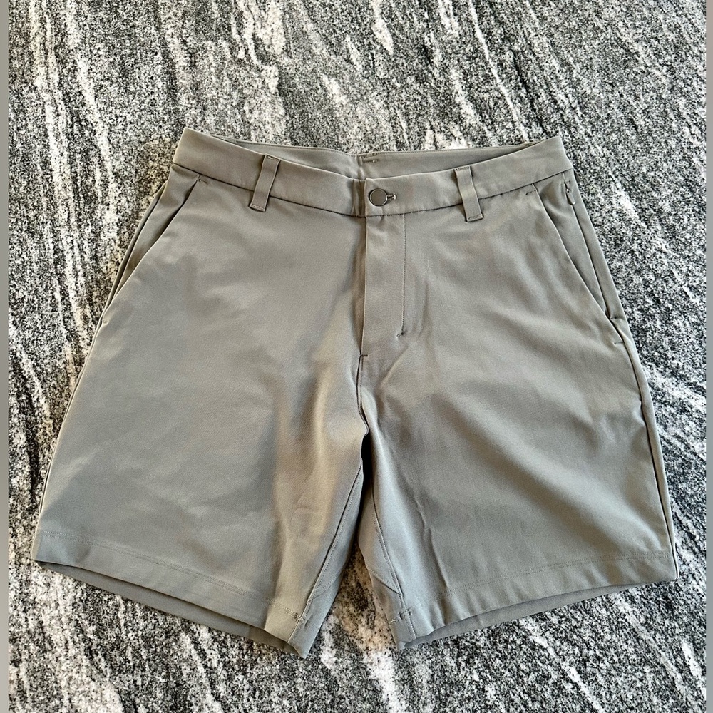 Lululemon Men’s Commission Shorts 7”, size 30.